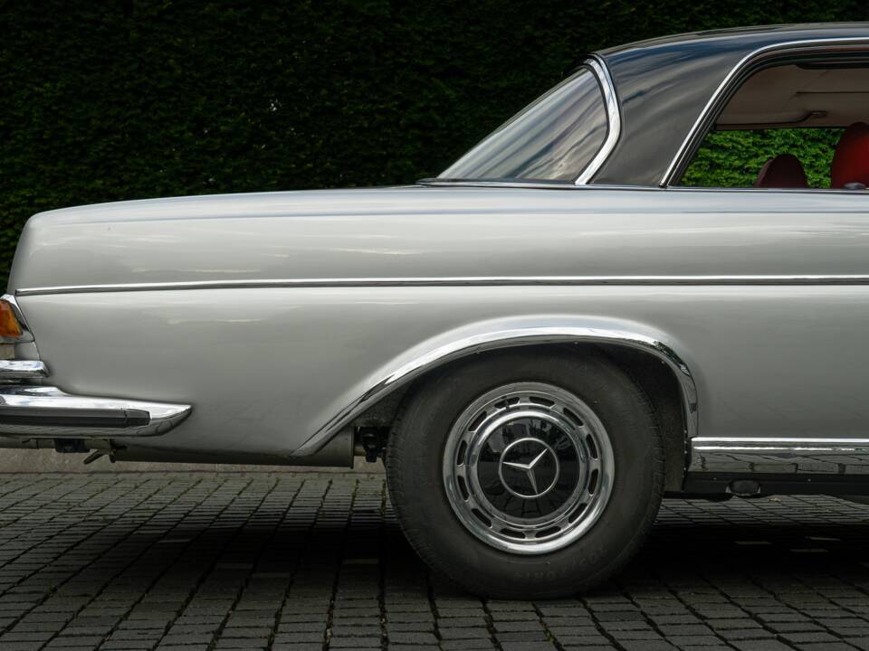 Image 15/95 of Mercedes-Benz 280 SE 3,5 (1970)