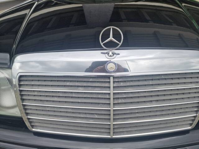 Image 6/7 of Mercedes-Benz 230 CE (1988)