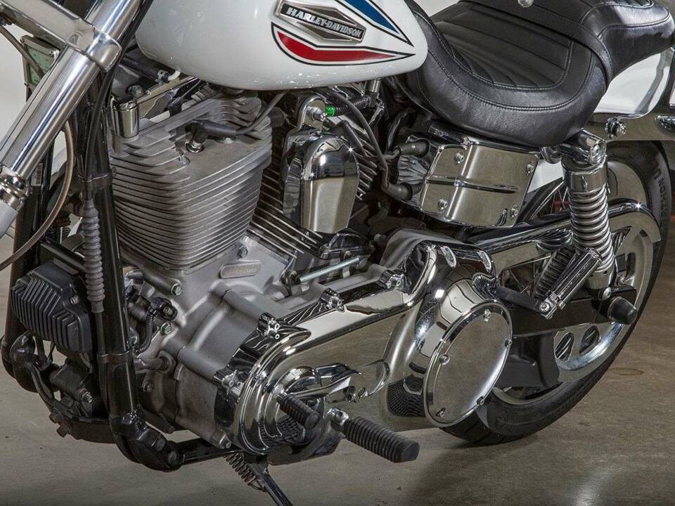 Image 29/31 of Harley-Davidson DUMMY (2005)