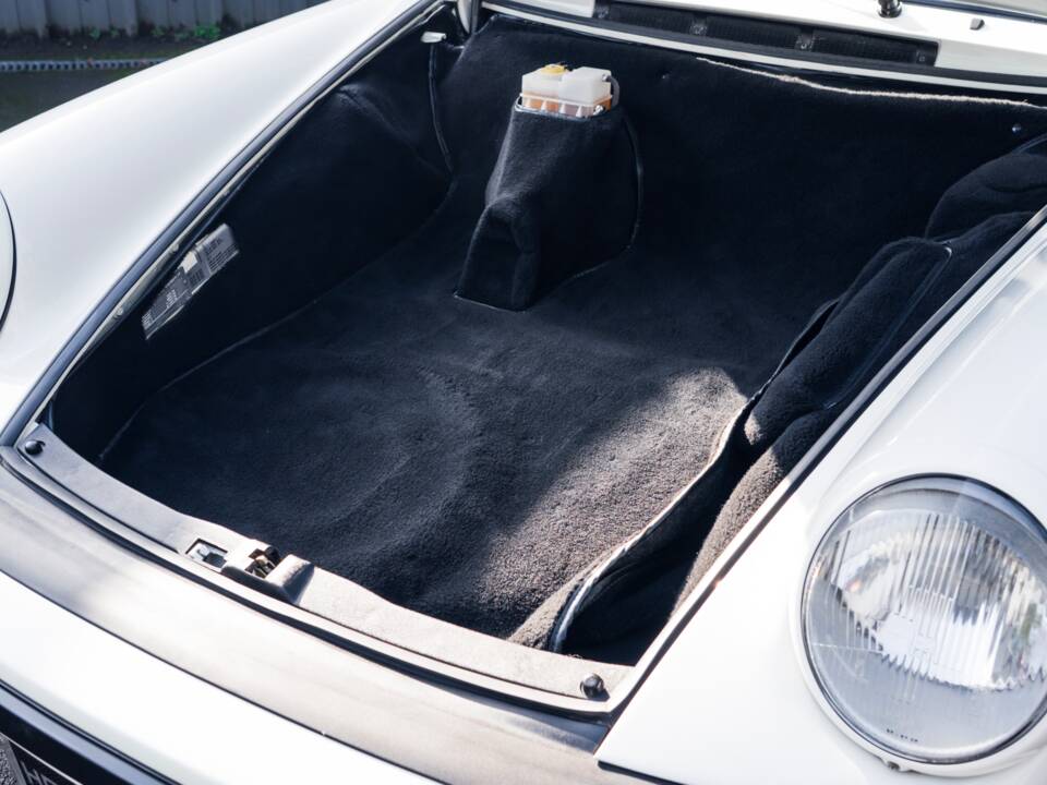 Bild 19/60 von Porsche 911 Carrera 3.2 (1987)