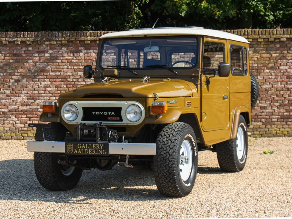 Image 7/50 de Toyota Land Cruiser BJ 40 (1979)