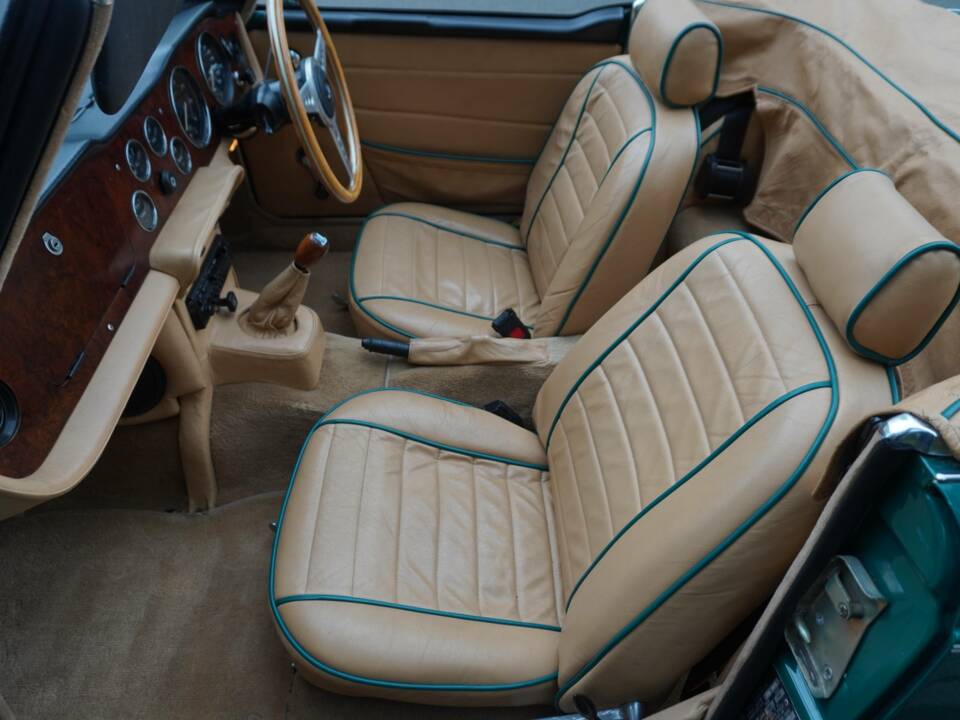 Afbeelding 12/20 van Triumph TR 6 PI (1973)