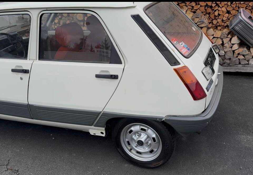 Bild 3/4 von Renault R 5 GTL (1981)