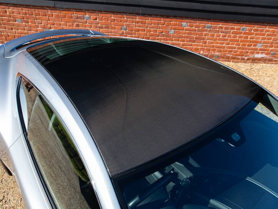 Image 12/80 of Aston Martin Vanquish (2013)