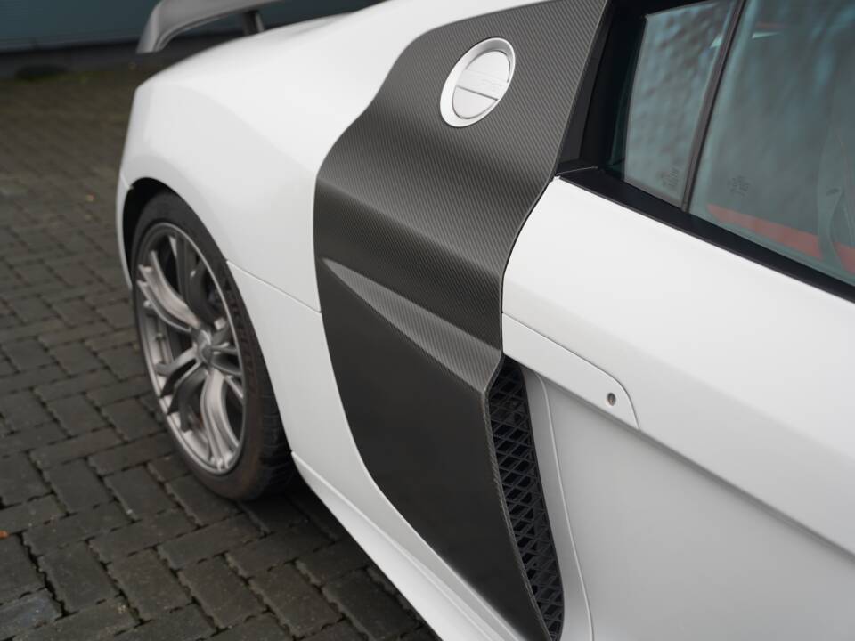 Bild 45/50 von Audi R8 GT (2011)