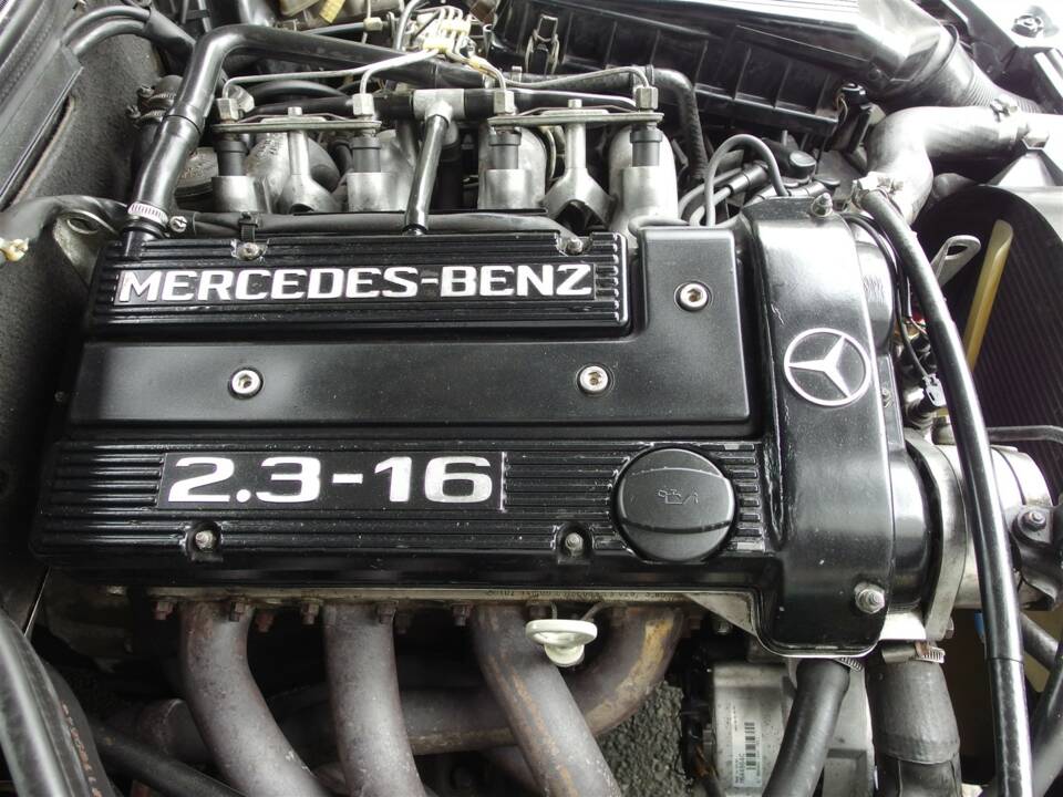Immagine 74/98 di Mercedes-Benz 190 E 2.3-16 (1985)