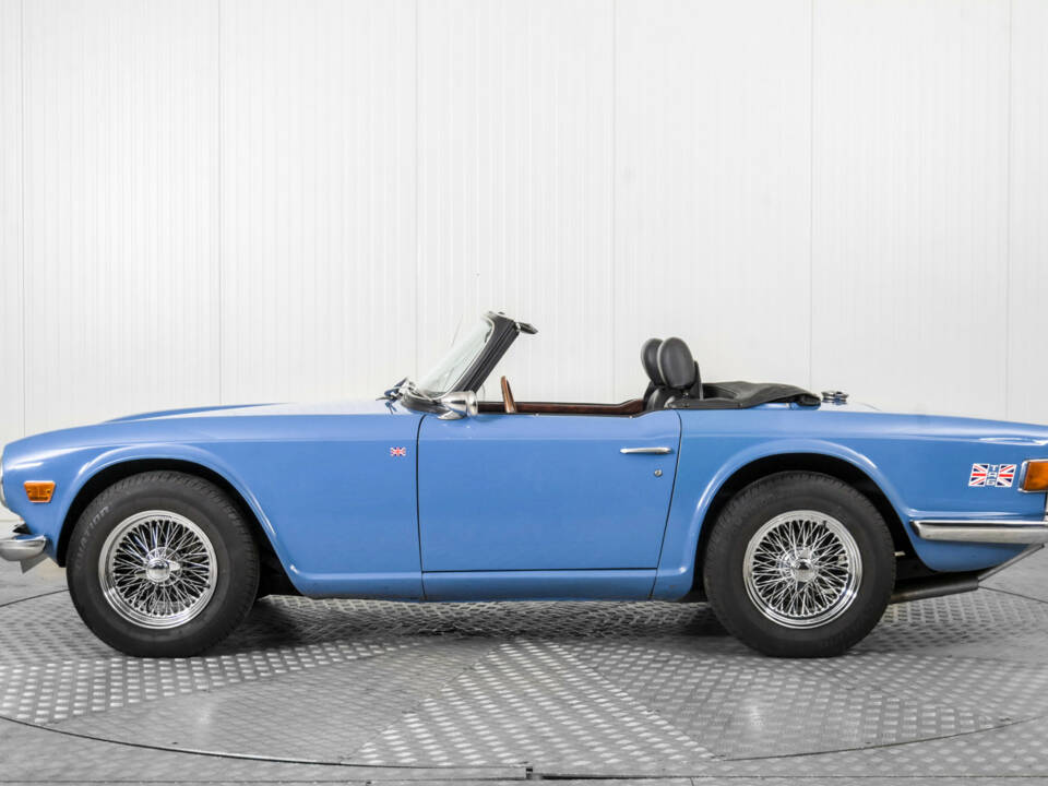 Immagine 9/50 di Triumph TR 6 (1973)