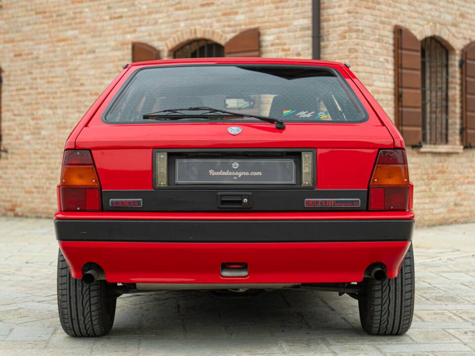 Image 8/50 of Lancia Delta HF Integrale 16V (1989)