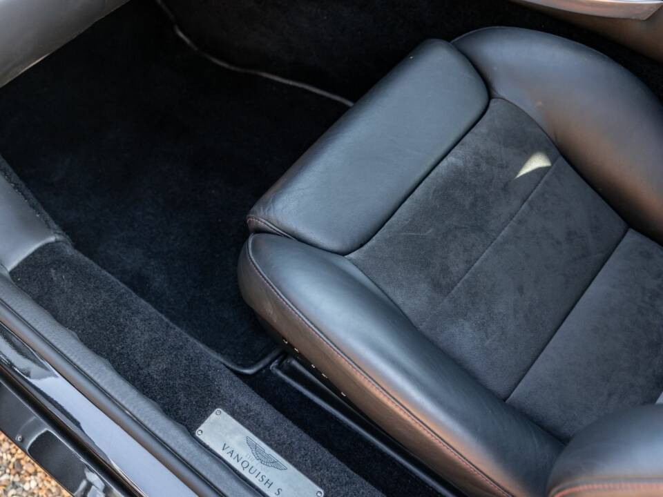 Bild 27/65 von Aston Martin V12 Vanquish S (2007)