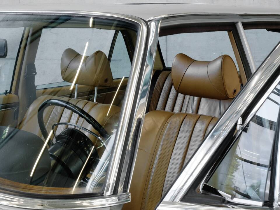 Immagine 29/50 di Mercedes-Benz 300 SEL 6.3 (1968)