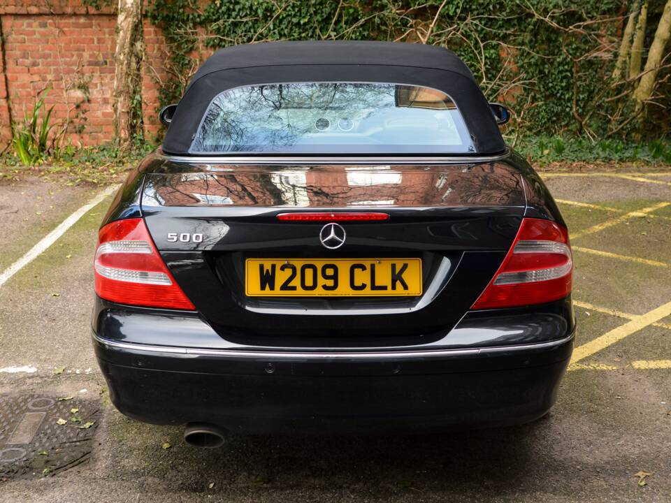 Image 15/46 de Mercedes-Benz CLK 500 (2004)