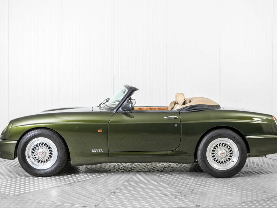 Image 9/50 of MG RV8 (1991)