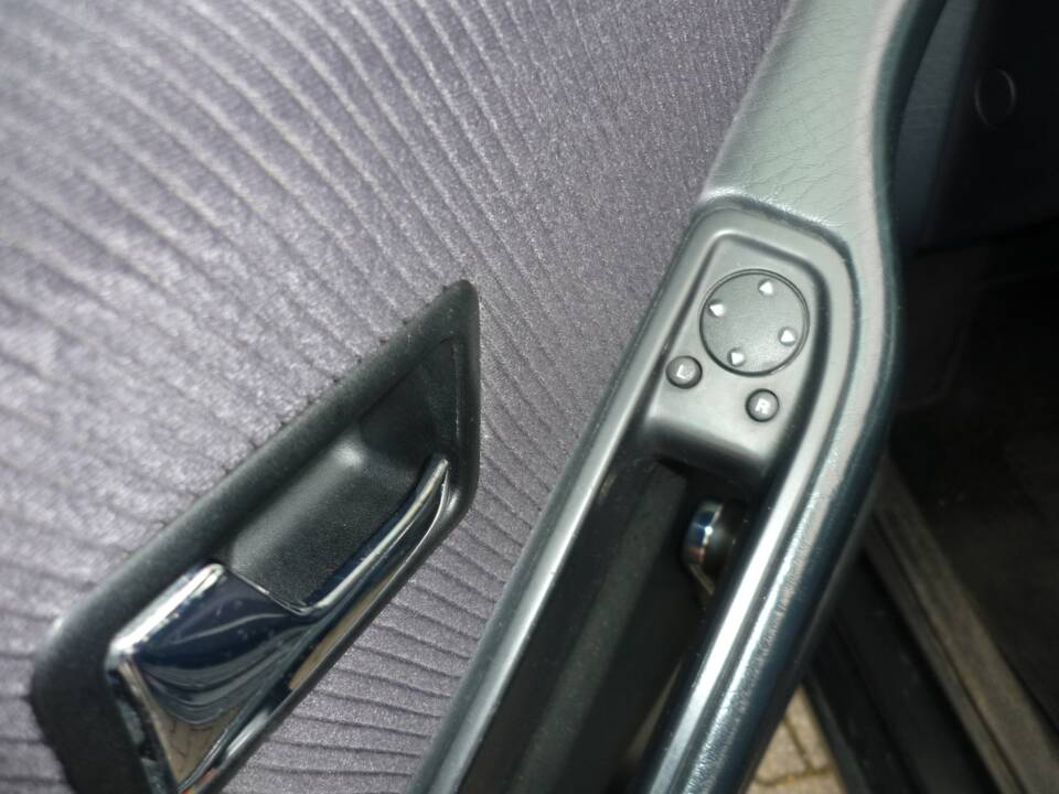 Afbeelding 16/23 van Audi 80 (1993)