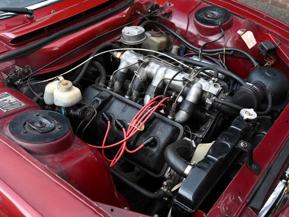 Image 5/26 of Peugeot 504 Convertible (1974)