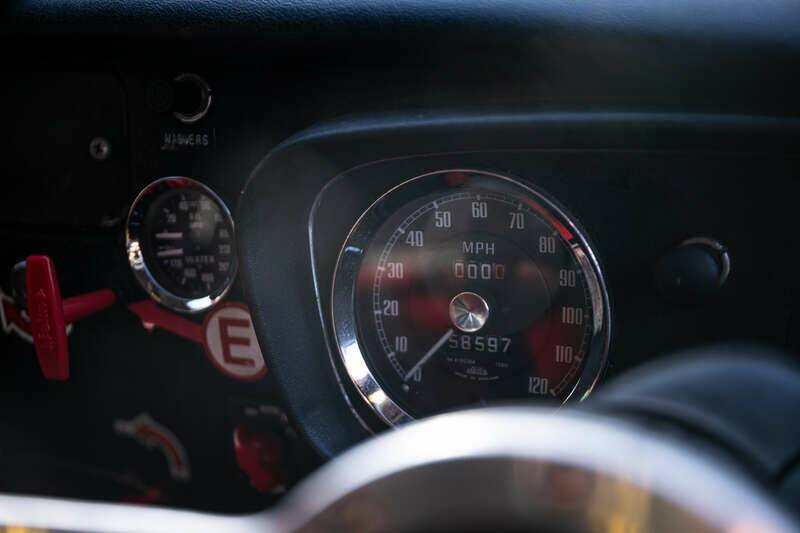 Image 15/50 of MG MGB (1962)