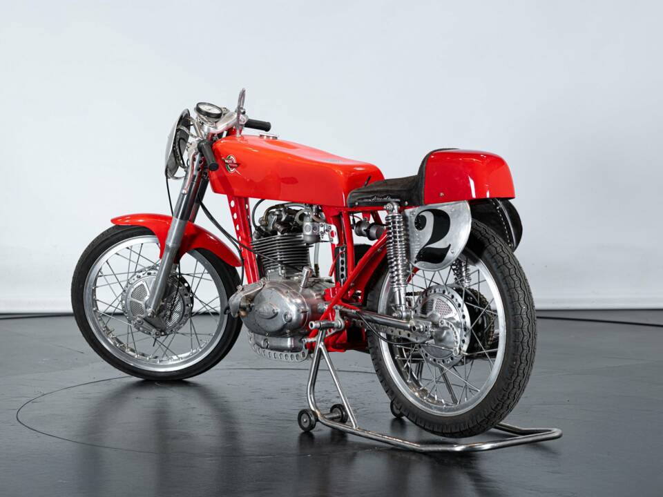 Immagine 2/30 di Ducati DUMMY (1957)