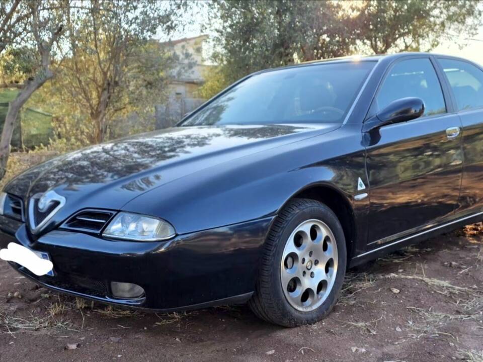 Image 2/50 de Alfa Romeo 166 2.5i V6 24V (2001)