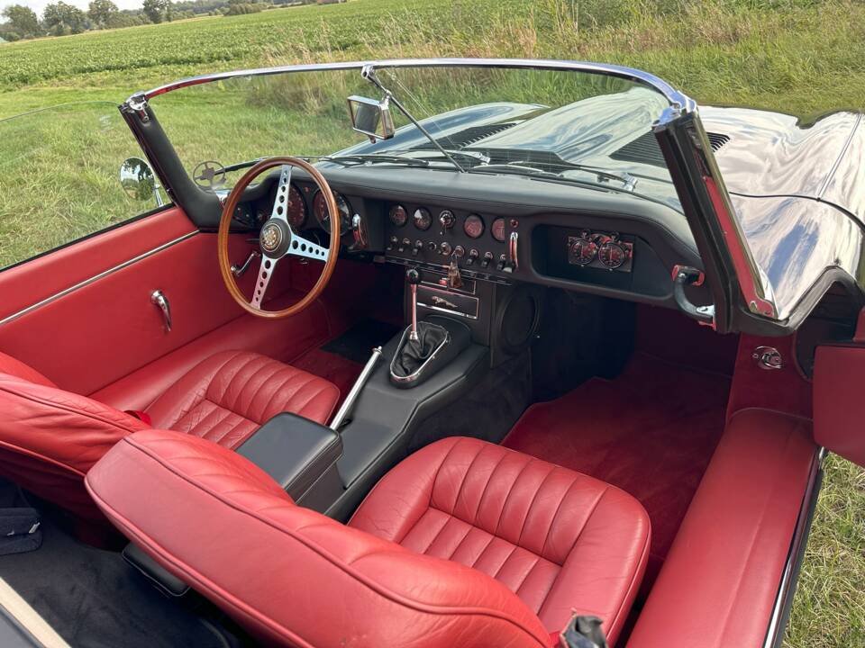 Image 8/23 de Jaguar Type E 4.2 (1964)