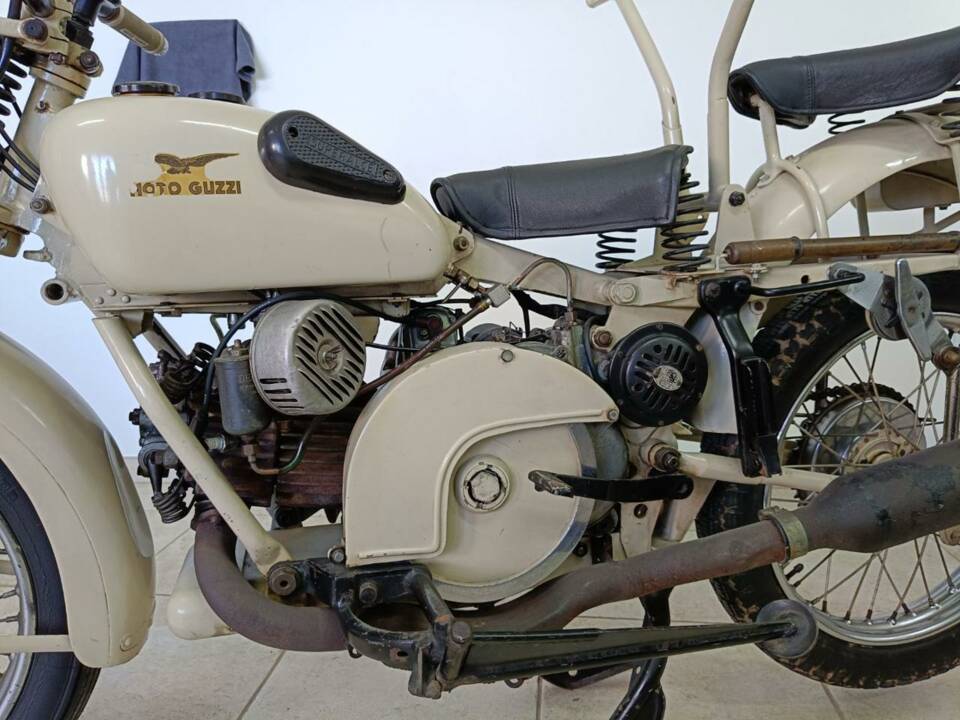Image 18/36 of Moto Guzzi DUMMY (1976)