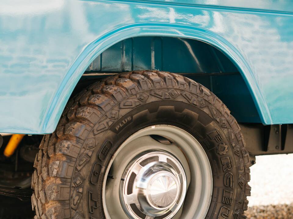 Image 22/27 of Toyota Land Cruiser FJ 45 (1976)