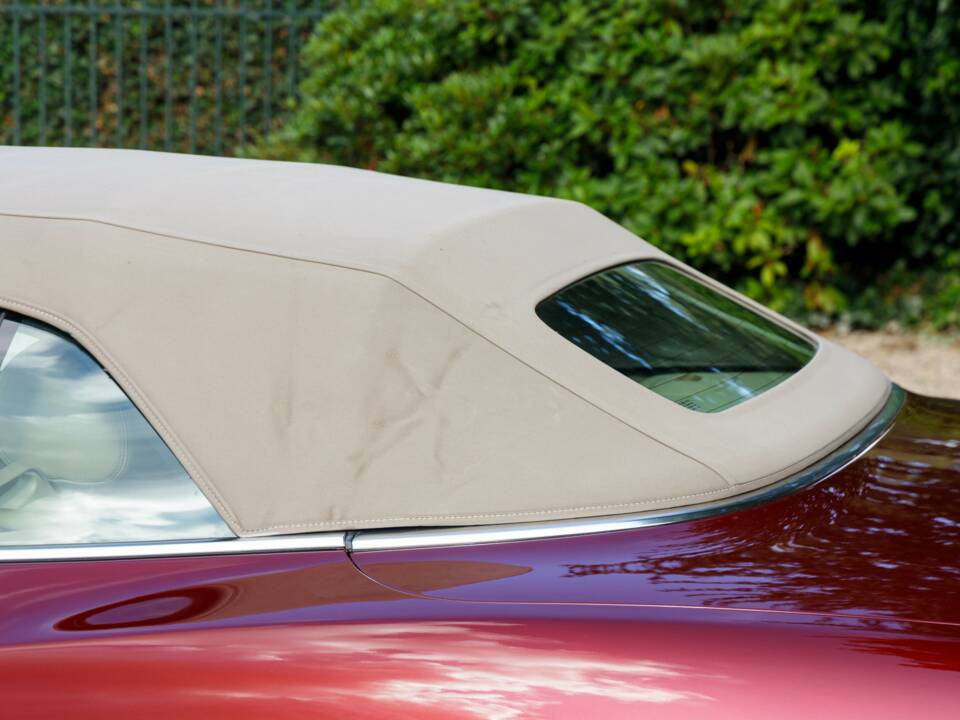 Image 13/50 of Jaguar XK (2011)