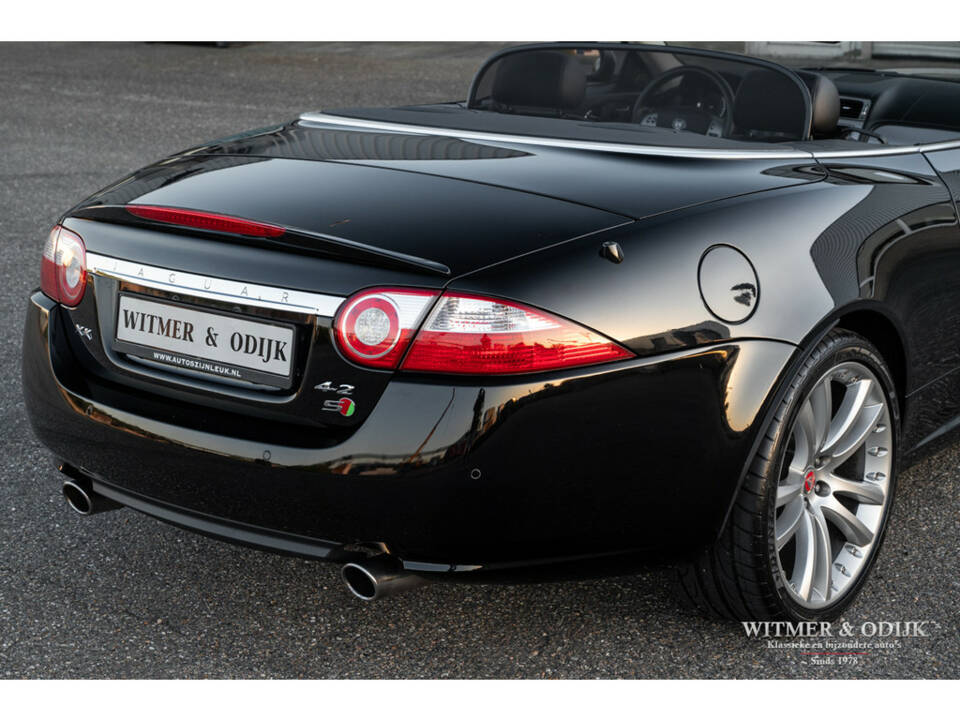 Image 29/37 of Jaguar XK 4.2 (2006)