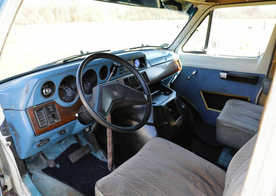 Bild 2/8 von Dodge Ram Van (1982)