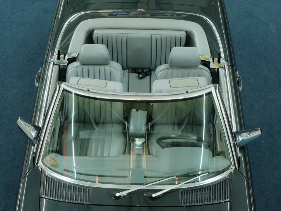 Image 49/50 de Mercedes-Benz 560 SL (1988)