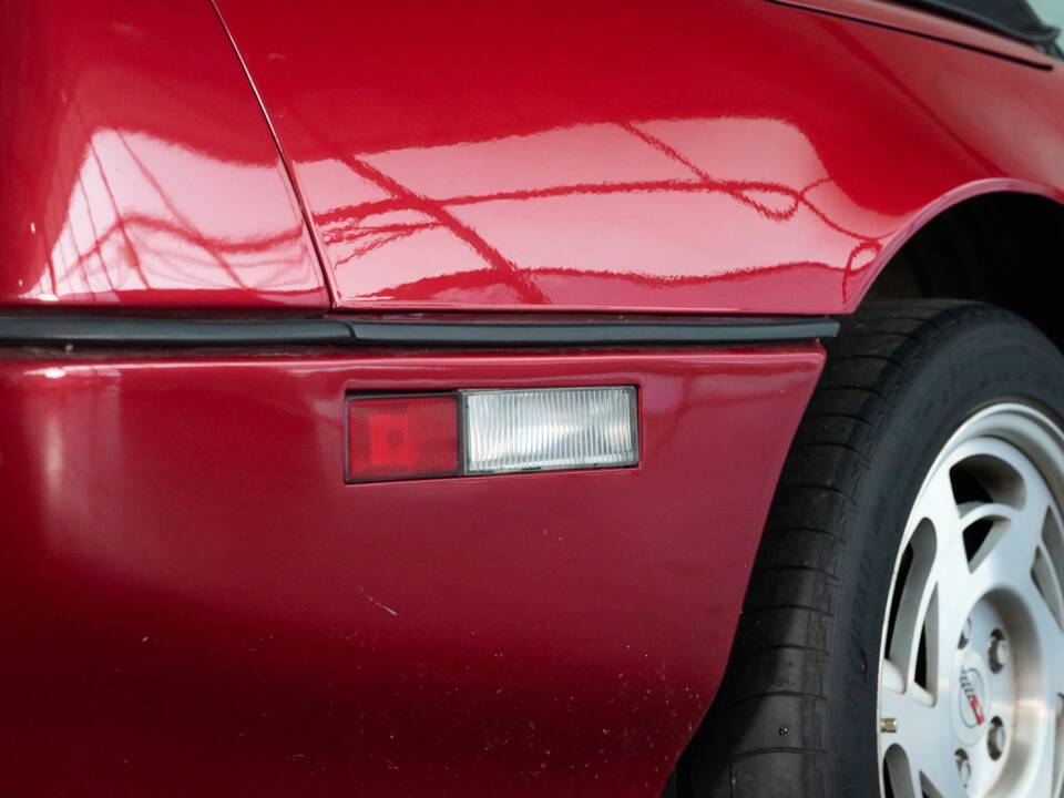 Imagen 43/50 de Chevrolet Corvette Convertible (1990)