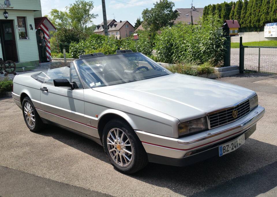 Image 1/8 de Cadillac Allanté (1990)