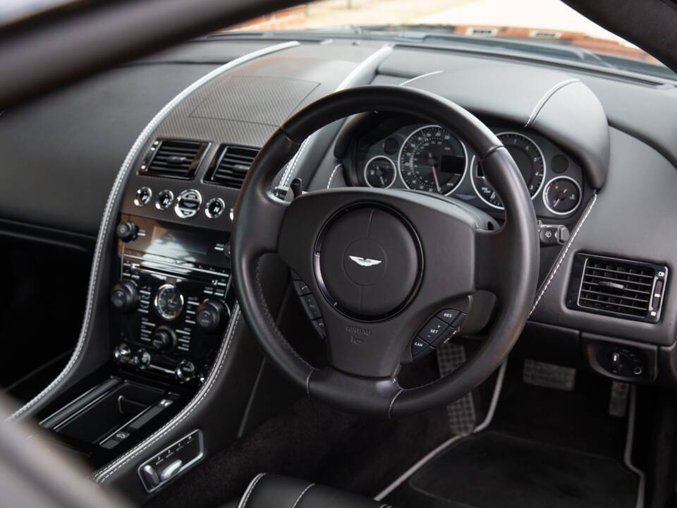 Image 52/94 of Aston Martin DB 9 (2014)