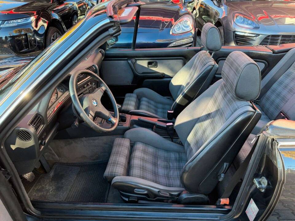 Bild 9/28 von BMW 320i (1988)