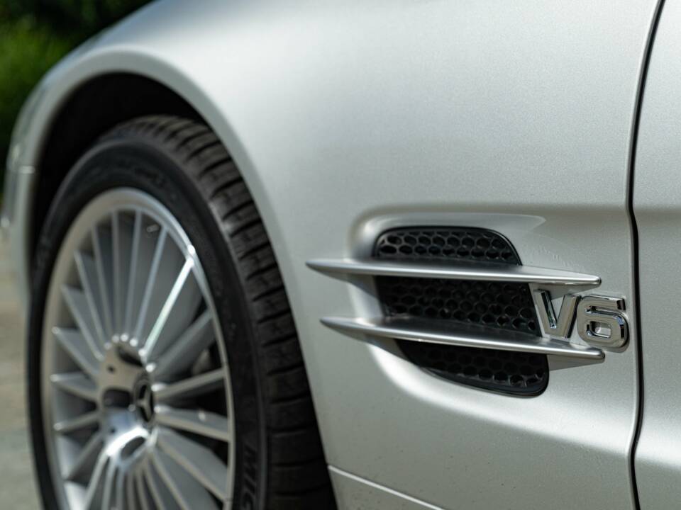 Image 17/50 of Mercedes-Benz SL 350 (2005)