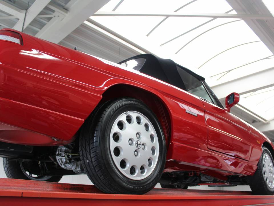 Bild 16/50 von Alfa Romeo 2.0 Spider (1991)