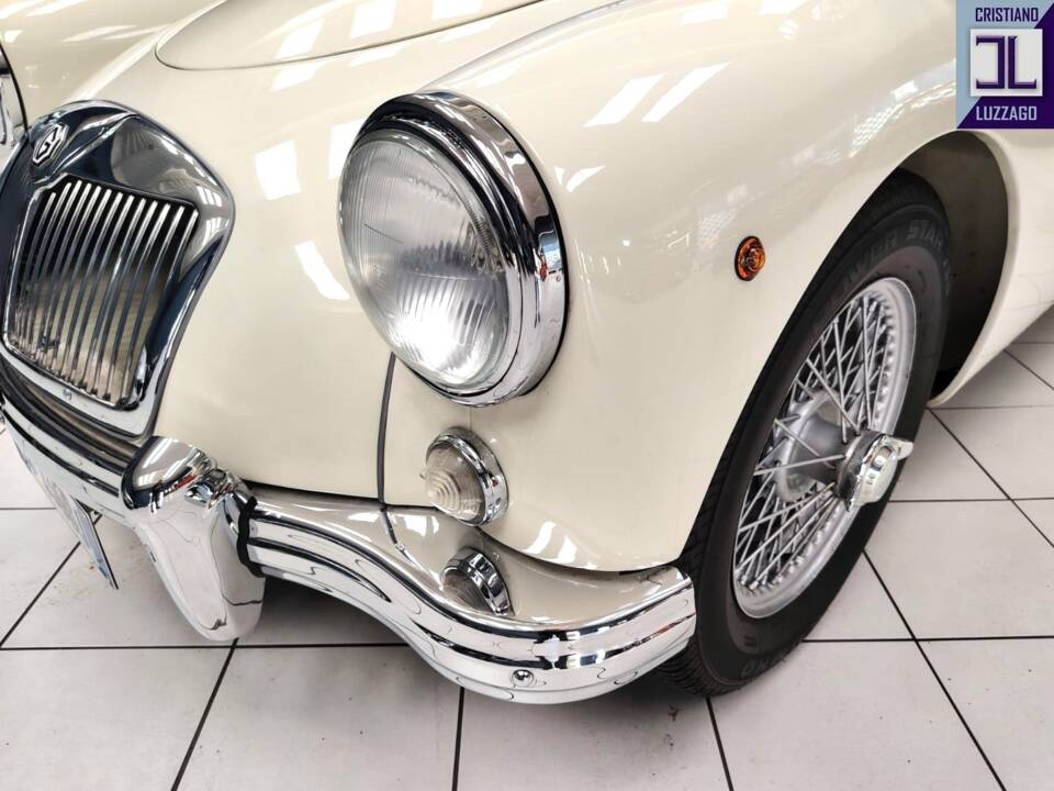 Image 11/59 of MG MGA 1500 (1958)
