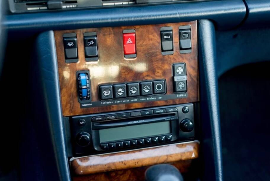 Image 70/100 of Mercedes-Benz 500 SEL (1983)