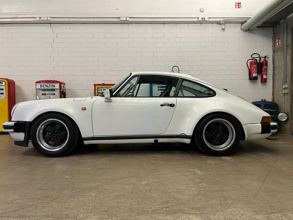 Image 1/15 of Porsche 911 Carrera 3.2 (1988)