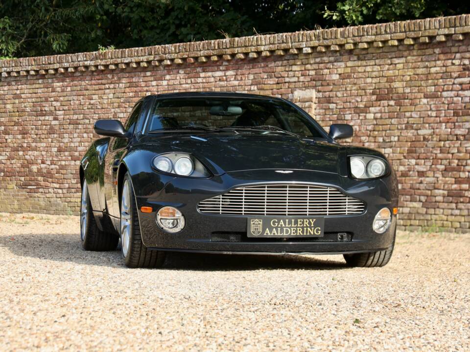 Image 37/50 of Aston Martin V12 Vanquish (2003)