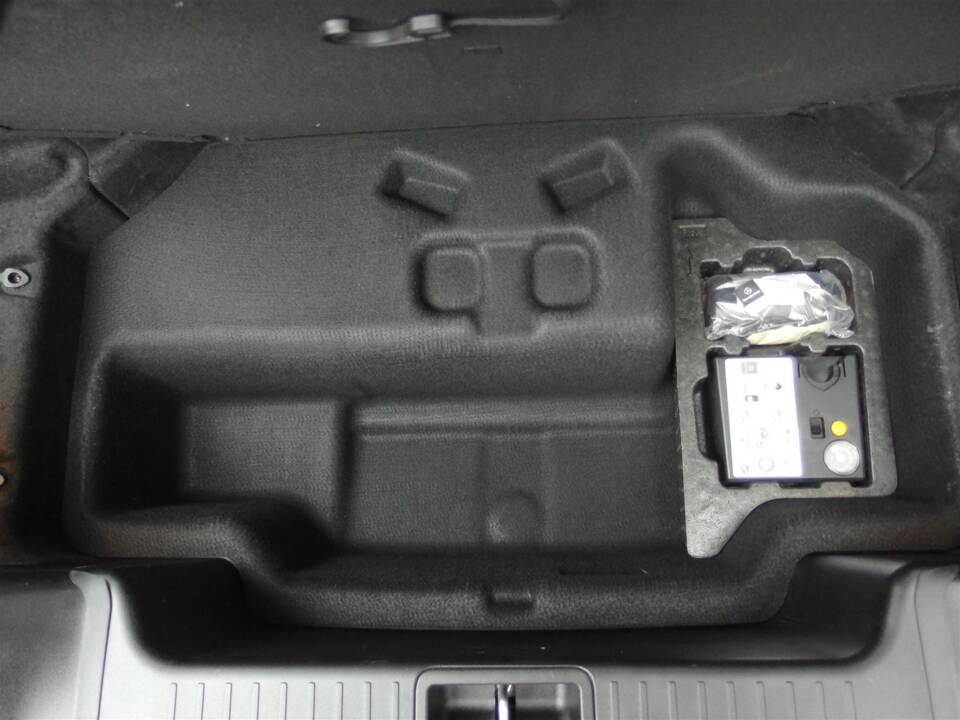 Image 65/99 of Mercedes-Benz SL 63 AMG (2012)