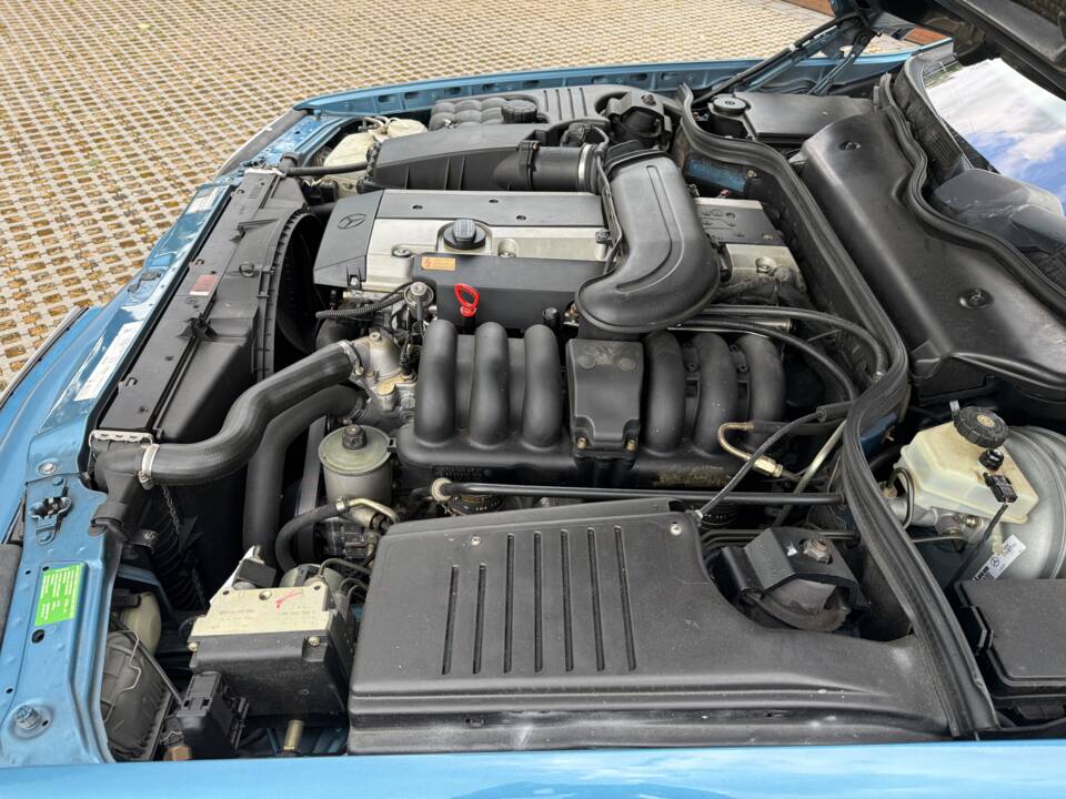 Image 21/24 of Mercedes-Benz SL 280 (1996)