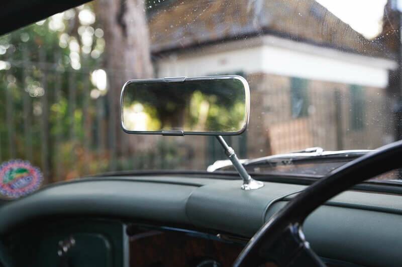 Image 43/50 of Jaguar XK 150 DHC (1954)