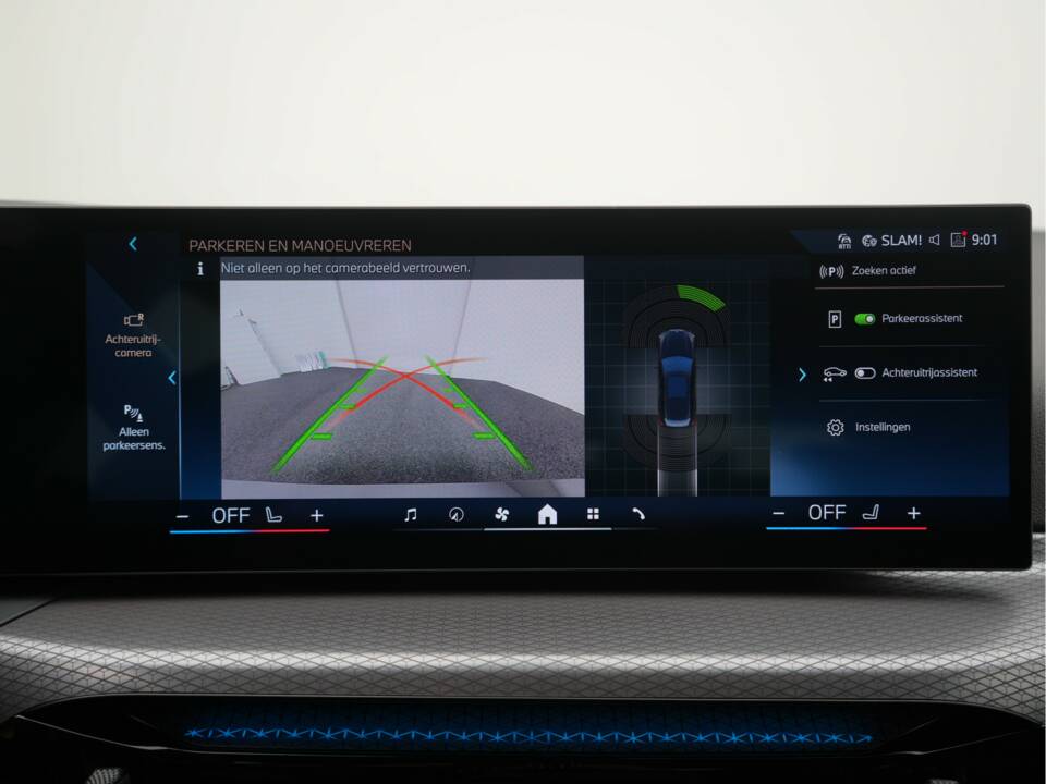 Image 16/50 of BMW 330i xDrive Touring (2025)