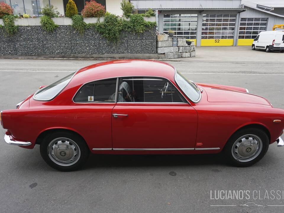 Imagen 11/68 de Alfa Romeo Giulietta Sprint 1300 (1965)