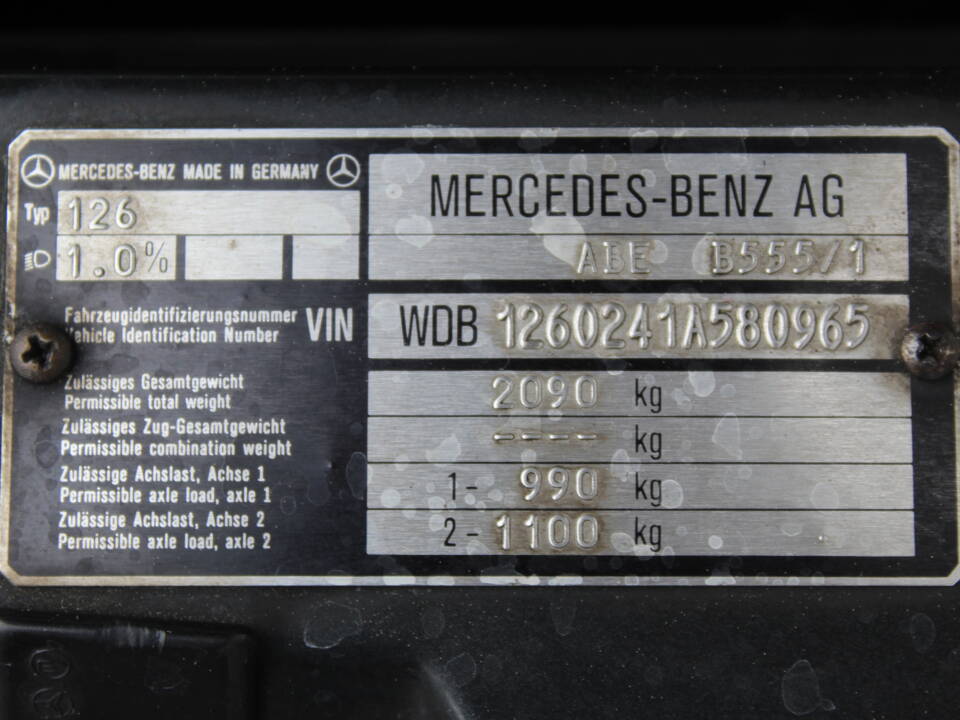 Immagine 15/19 di Mercedes-Benz 300 SE (1991)