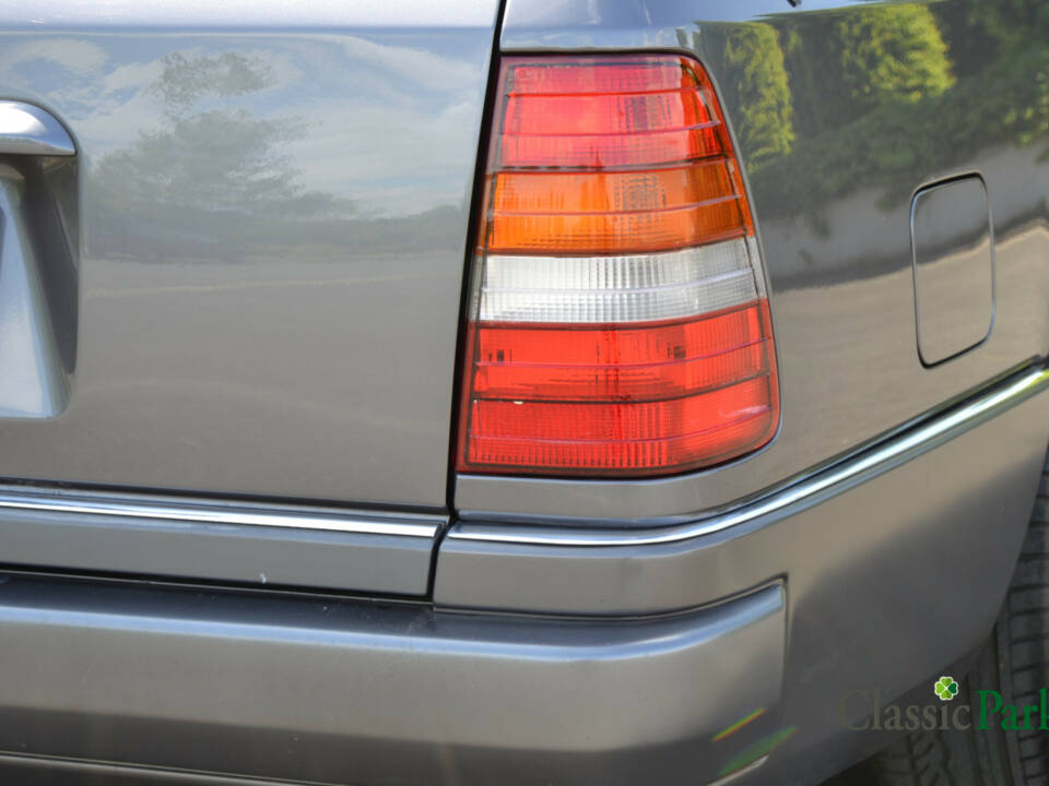 Bild 38/44 von Mercedes-Benz E 280 T (1994)