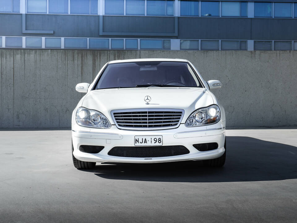 Image 2/51 of Mercedes-Benz S 65 AMG L (2004)