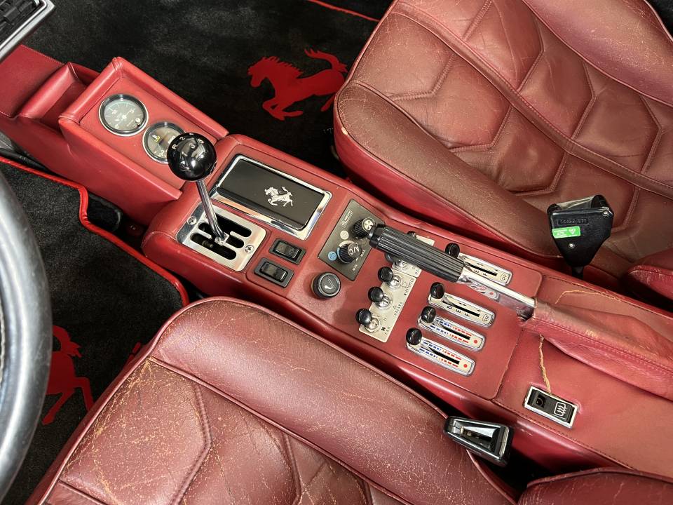 Image 21/37 de Ferrari 308 GTSi (US) (1980)