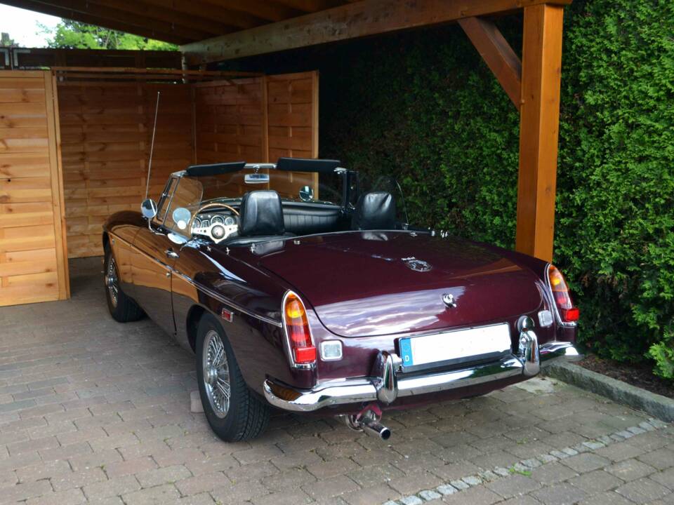 Image 52/55 of MG MGB (1969)