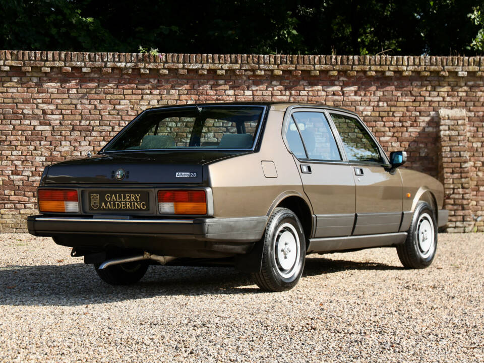 Immagine 18/50 di Alfa Romeo Alfetta 2.0 (1984)