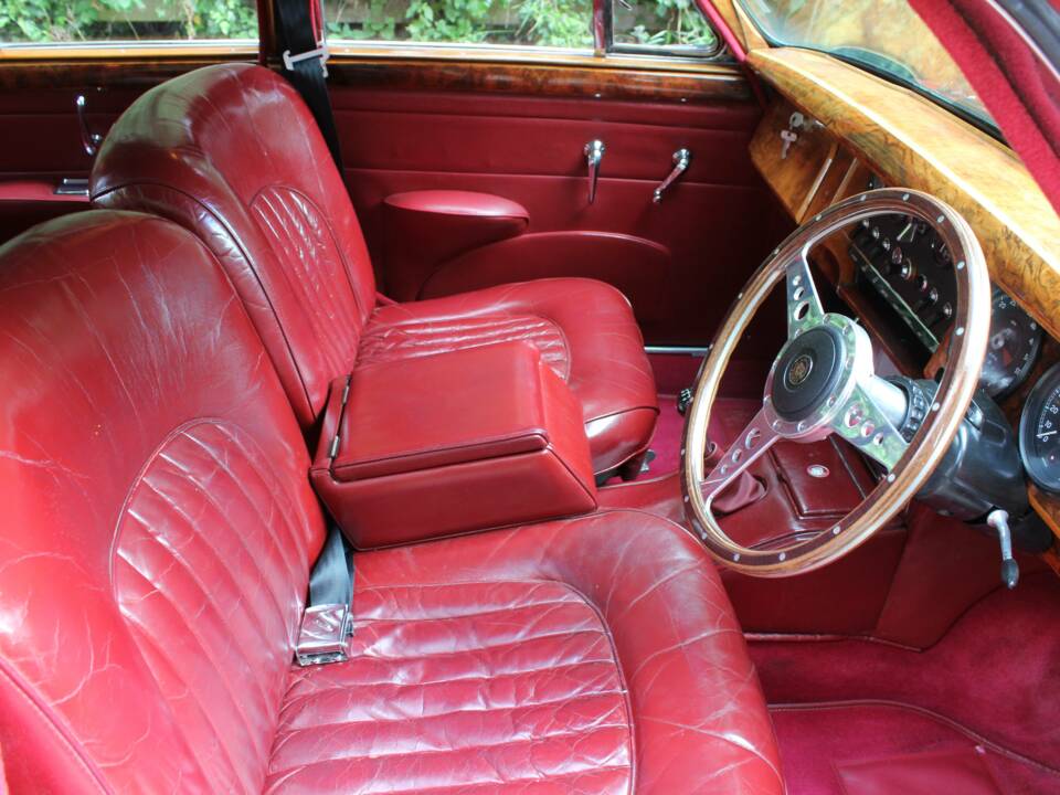 Image 9/21 of Jaguar Mk II 3.8 (1965)